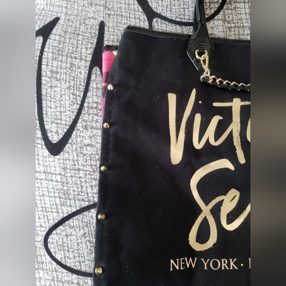 NWT Victoria's Secret Weekender - Picture 6 of 10